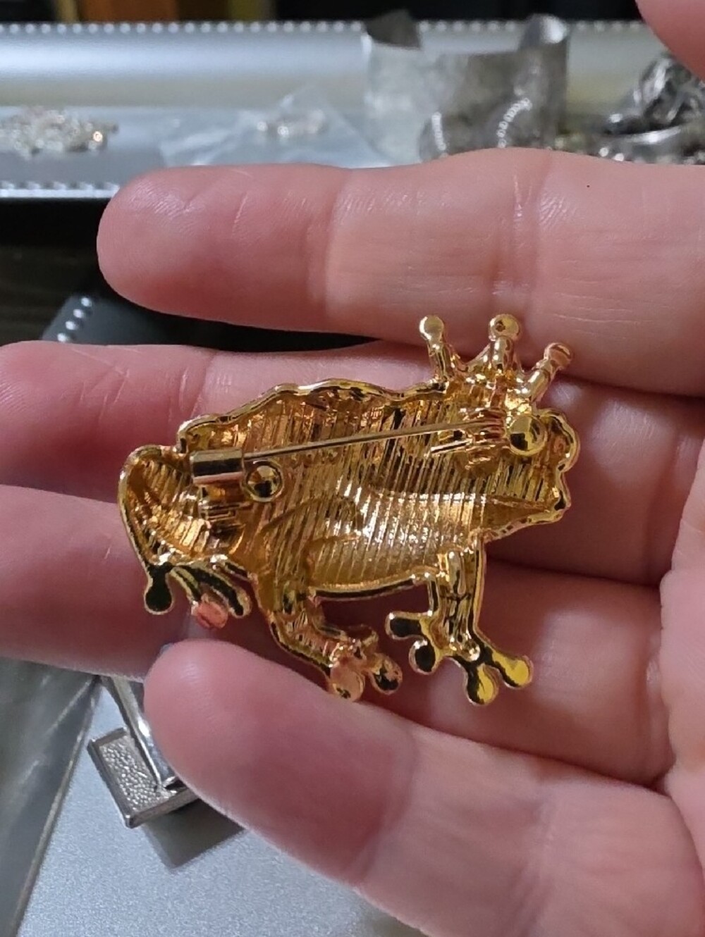 A57- Decorative Red & Gold Jeweled Frog Brooch - Picture 2 of 2